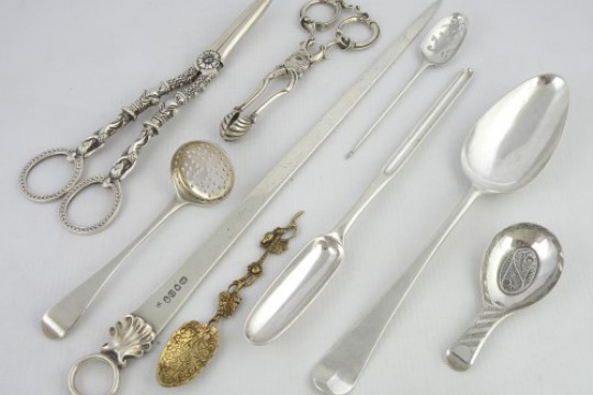 spoons and flatform cat